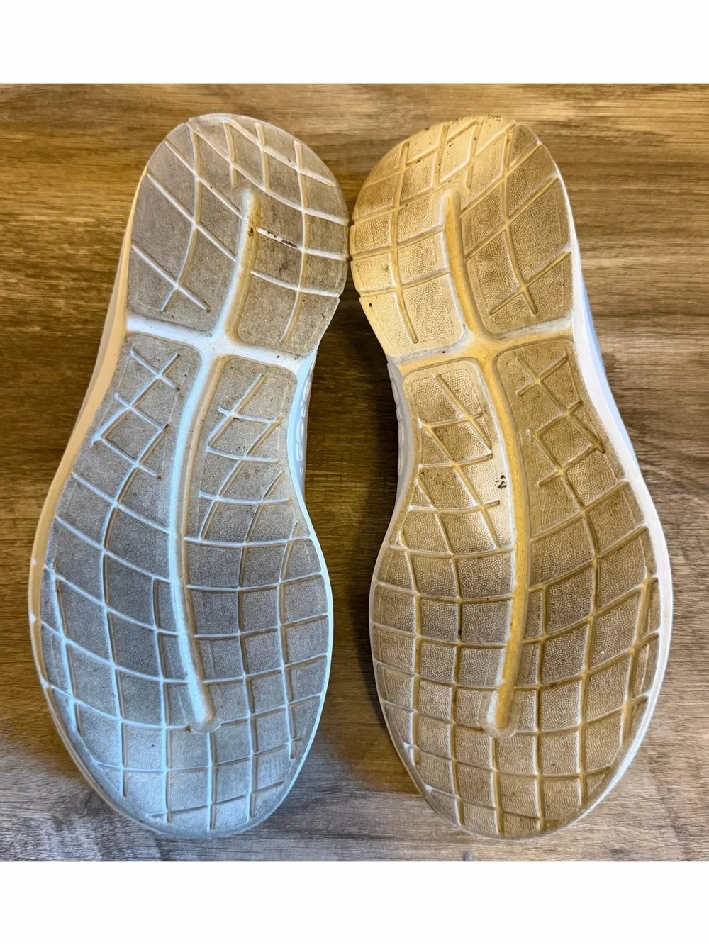 Oofos Oomg eeZe Low Sport Recovery Shoes Denim Light Blue Womens Size 9